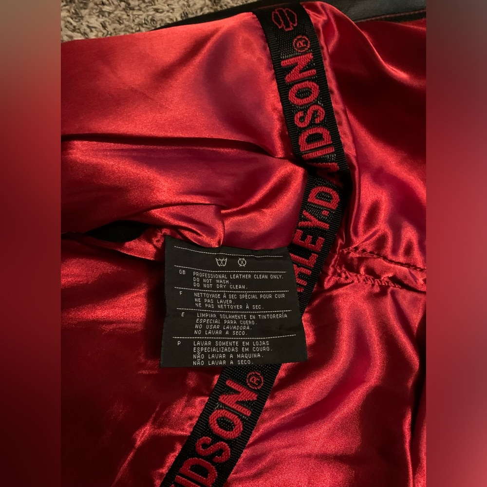 Harley-Davidson Black Leather Jacket with Red Stitching & Embroidery - Picture 7 of 11